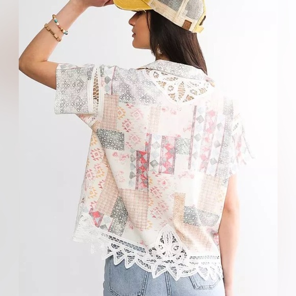 NWT gimmicks patchwork blouse- size large - Picture 3 of 6